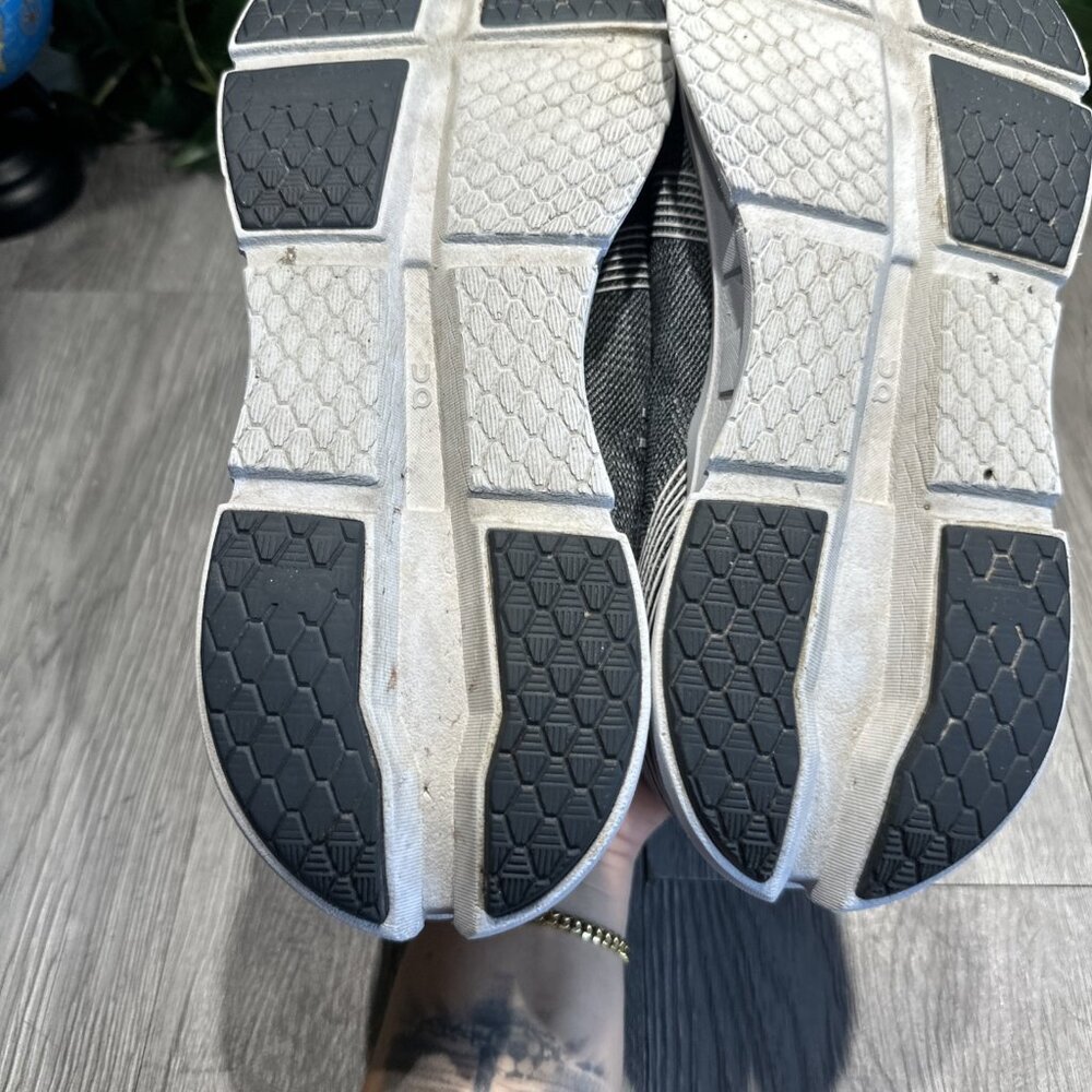 On Running CloudGo Men's Size 11.5 Running Athlet… - image 8